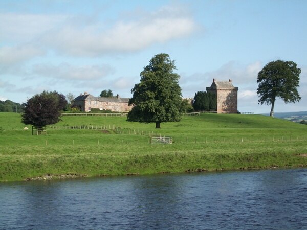 "Arthuret"-foto av Keith Salvesen (CC BY-SA) / Urklipp från original