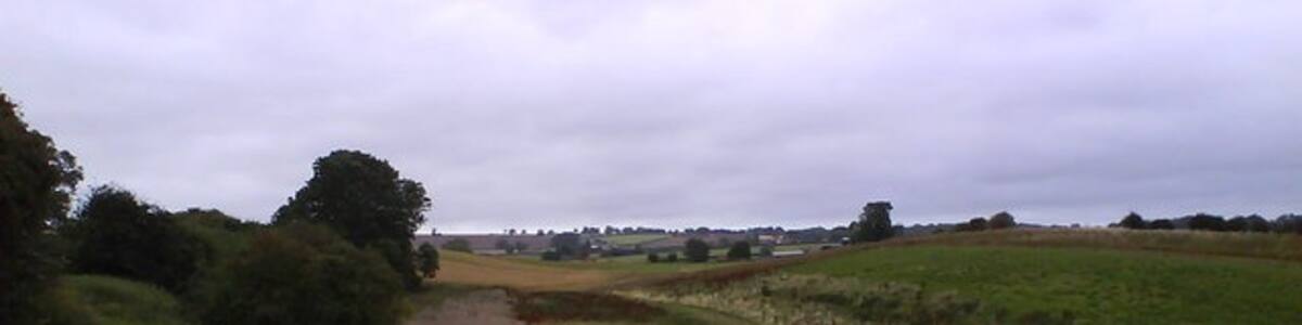 Photo "Arable Fields Crops in various states in the fields surrounding Union House." by Matthew Hatton (Creative Commons Attribution-Share Alike 2.0) / Cropped from original