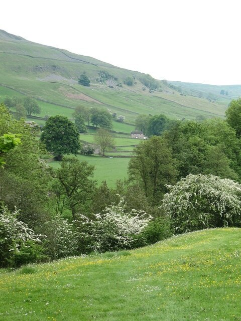 Foto “Burton-cum-Walden” tomada por Gordon Hatton (CC BY-SA); recorte de la original