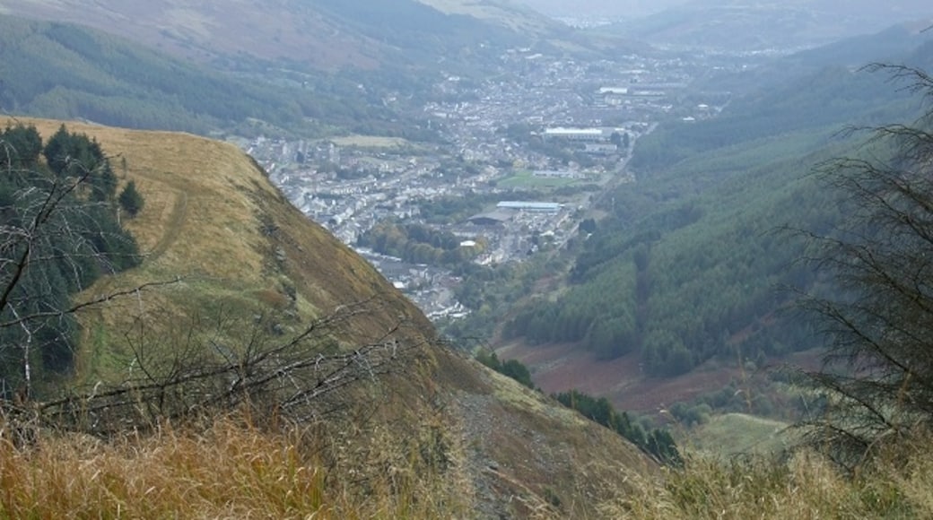 Photo "Treherbert" by Kev Griffin (CC BY-SA) / Cropped from original