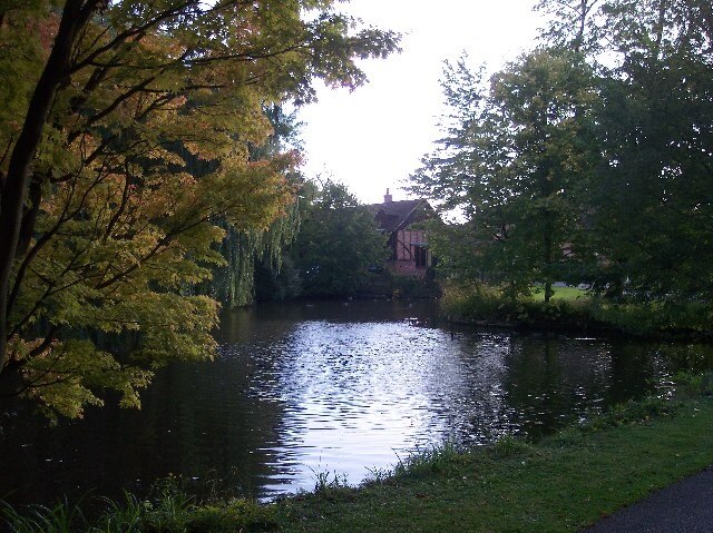 Foto  “Kenswick” tomada por Bob Embleton (CC BY-SA); recorte de la original