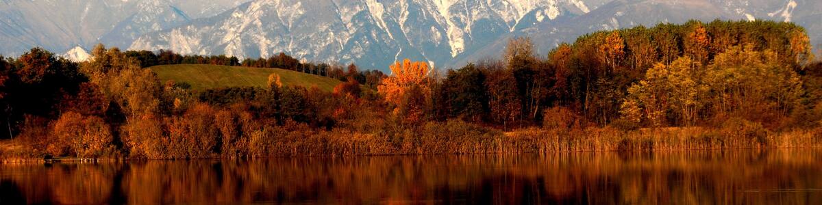 Photo "Lake of Ragogna in the community of Ragogna, province of Udine, region Friuli Venezia-Giulia, Italy" by Johann Jaritz (Creative Commons Attribution-Share Alike 3.0) / Cropped from original