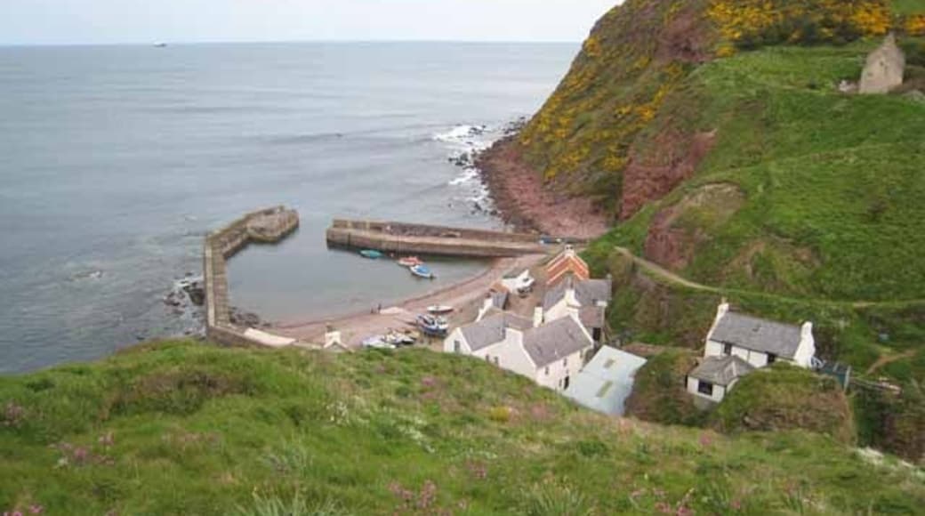 Photo "Pennan" by Oliver Dixon (CC BY-SA) / Cropped from original