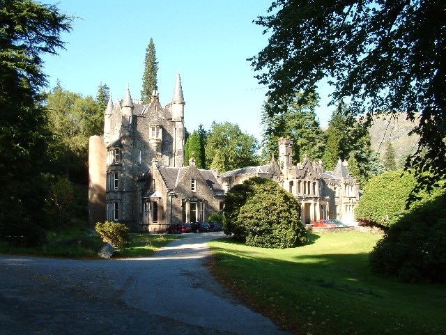 Benmore Outdoor Centre. http://www.benmorecentre.co.uk/