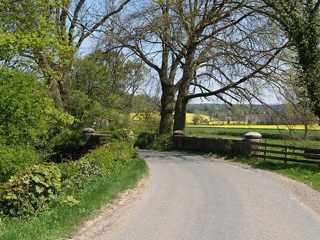 "Thornbrough"-foto av Stephen McCulloch (CC BY-SA) / Urklipp från original