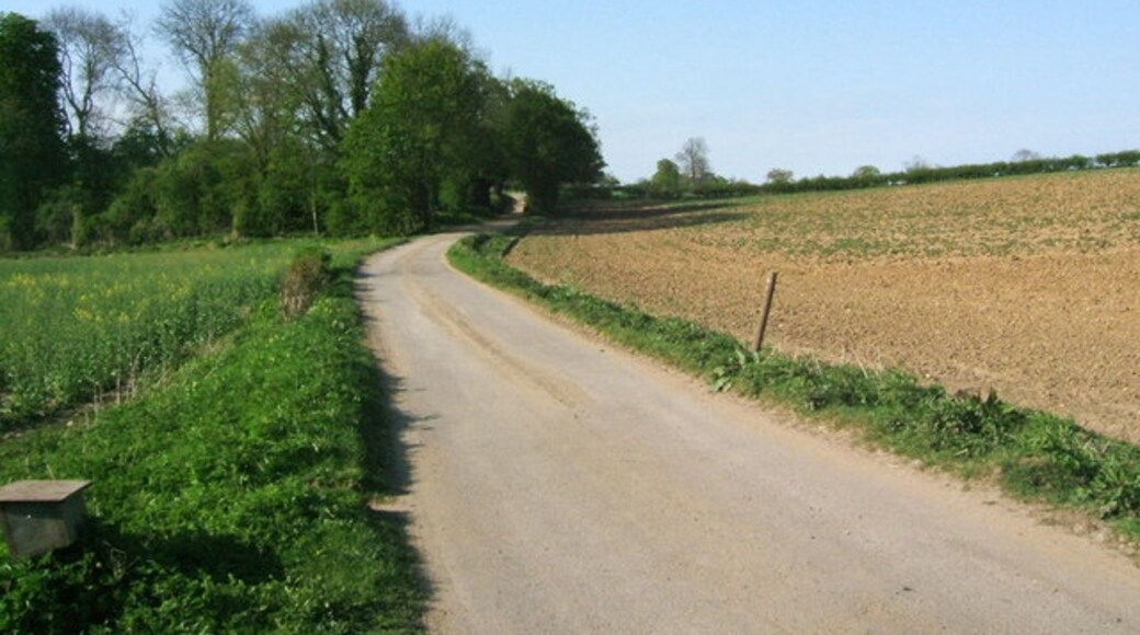 "Sacombe"-foto av Jeff Tomlinson (CC BY-SA) / Urklipp från original