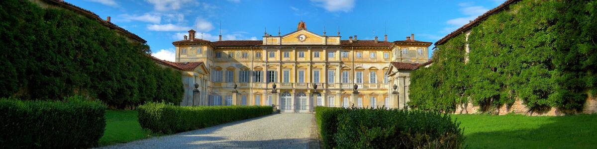 Photo "Villa Mapelli-Mozzi" by Oiram Iccut (Creative Commons Attribution 3.0) / Cropped from original