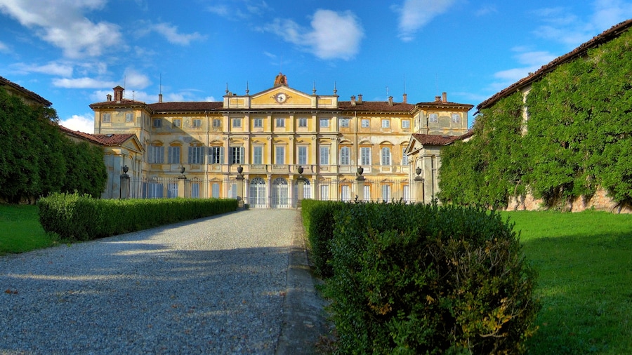 Photo "Villa Mapelli-Mozzi" by Oiram Iccut (Creative Commons Attribution 3.0) / Cropped from original