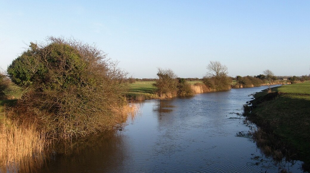 Foto "Westham" de Simon Carey (CC BY-SA) / Recortada do original