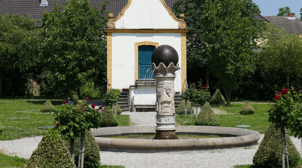 Fountain at a public garden - Freinsheim, 3.7.2015