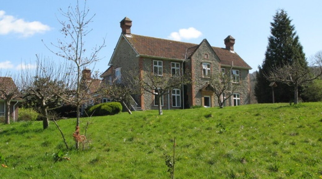 Foto "Batcombe" por Chris Heaton (CC BY-SA) / Recortada de la original