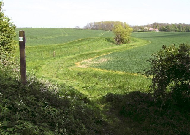 Photo "Hawerby cum Beesby" by John Beal (CC BY-SA) / Cropped from original