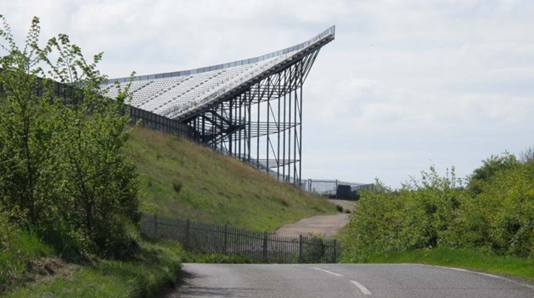 Foto “Deene” tomada por Michael Trolove (CC BY-SA); recorte de la original