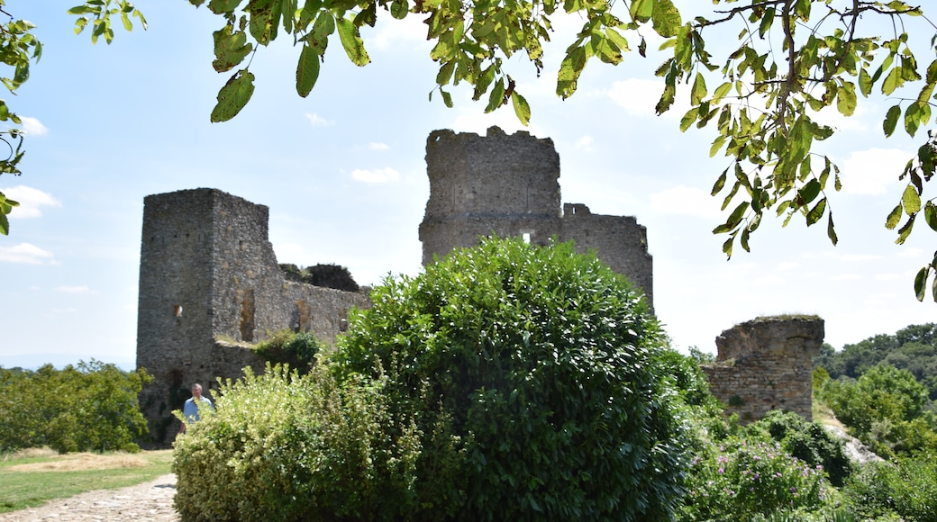 Foto "Castelo de Saissac" de Tournasol7 (CC BY-SA) / Recortada do original