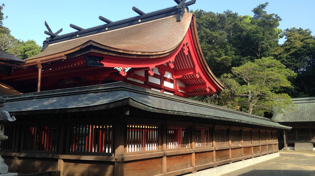 Foto "Templi Shintoisti Munakata Taisha" di そらみみ (CC BY-SA) / Ritaglio dell’originale
