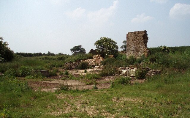 "Slapton"-foto av Duncan Lilly (CC BY-SA) / Urklipp från original