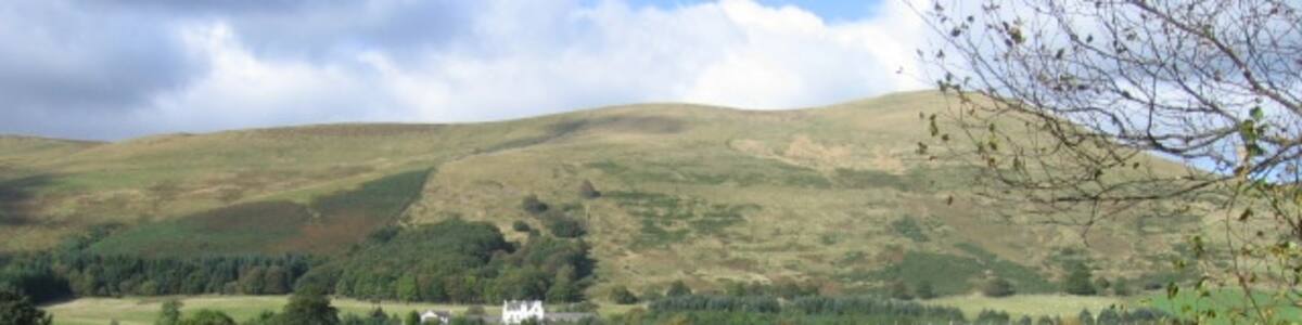 Photo "Towards Semab Hill from path near Pool of Muckhart" by Chris Wimbush (Creative Commons Attribution-Share Alike 2.0) / Cropped from original