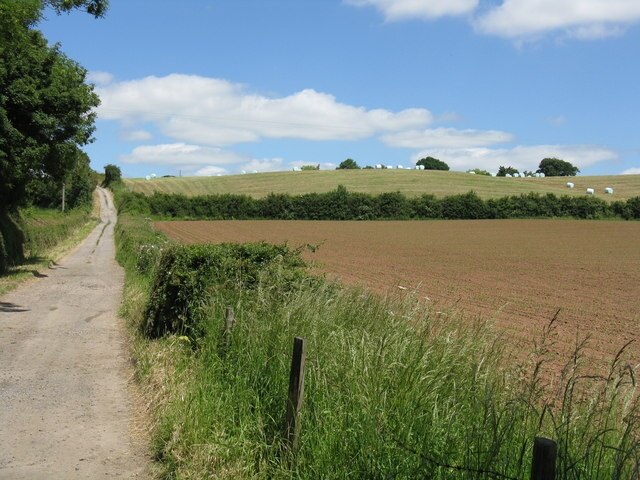 Photo "Queenhill" by Whatlep (CC BY-SA) / Cropped from original