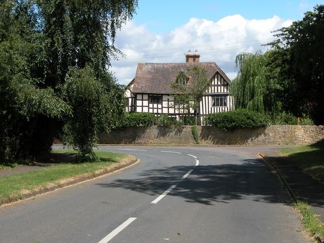 Foto “Little Comberton” tomada por Philip Halling (CC BY-SA); recorte de la original
