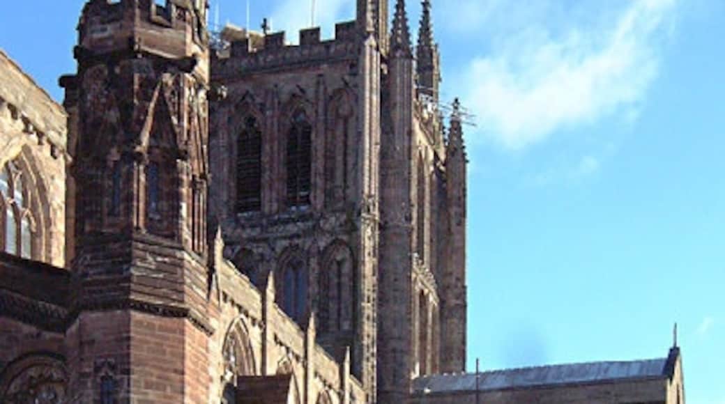 Photo "Hereford Cathedral" by Ruth Harris (CC BY-SA) / Cropped from original