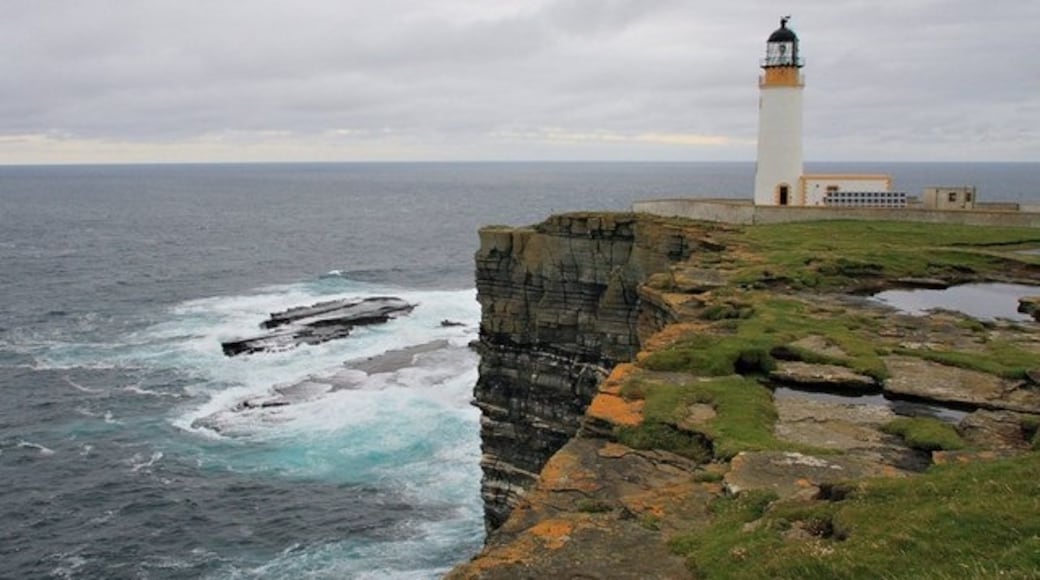 Photo "Noup Head Lighthouse" by will craig (CC BY-SA) / Cropped from original