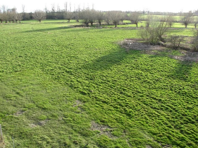 "King's Sutton"-foto av Kurt C (CC BY-SA) / Urklipp från original