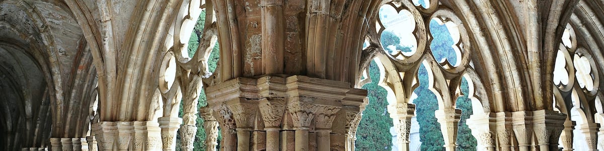 Photo "This is a photo of a monument indexed in the Spanish heritage register of Bienes de Interés Cultural under the reference ri-51-0000197." by Alberto-g-rovi (Creative Commons Attribution-Share Alike 3.0 es) / Cropped from original