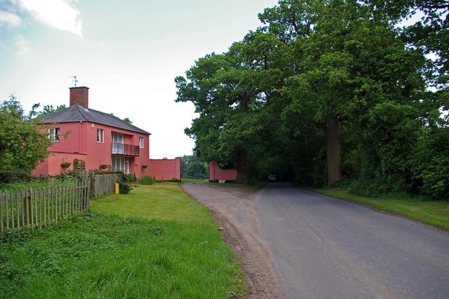 Kuva ”Great Maplesteadin kylä” käyttäjältä Glyn Baker (CC BY-SA) / rajattu alkuperäisestä kuvasta