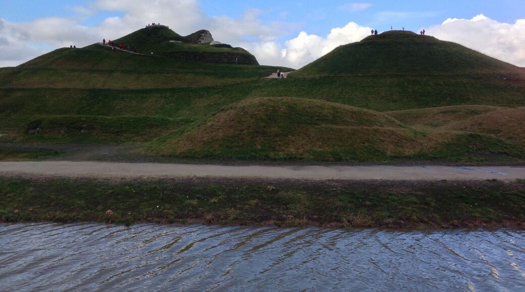 Photo "Northumberlandia" by Glen Bowman (CC BY) / Cropped from original