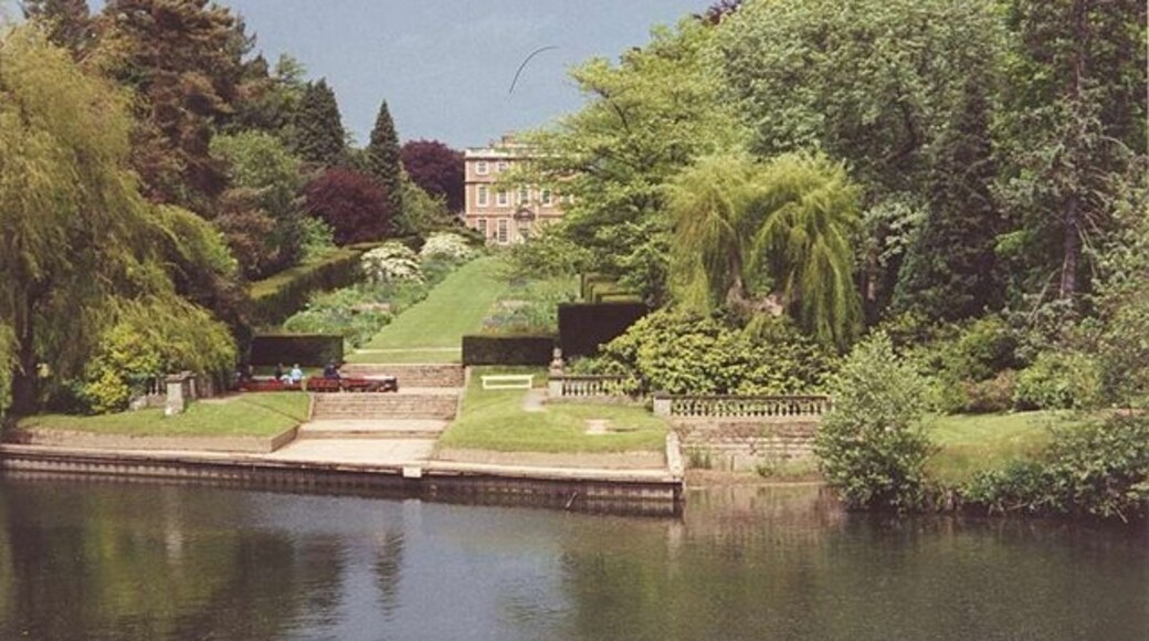 "Westwick"-foto av Ken Crosby (CC BY-SA) / Urklipp från original