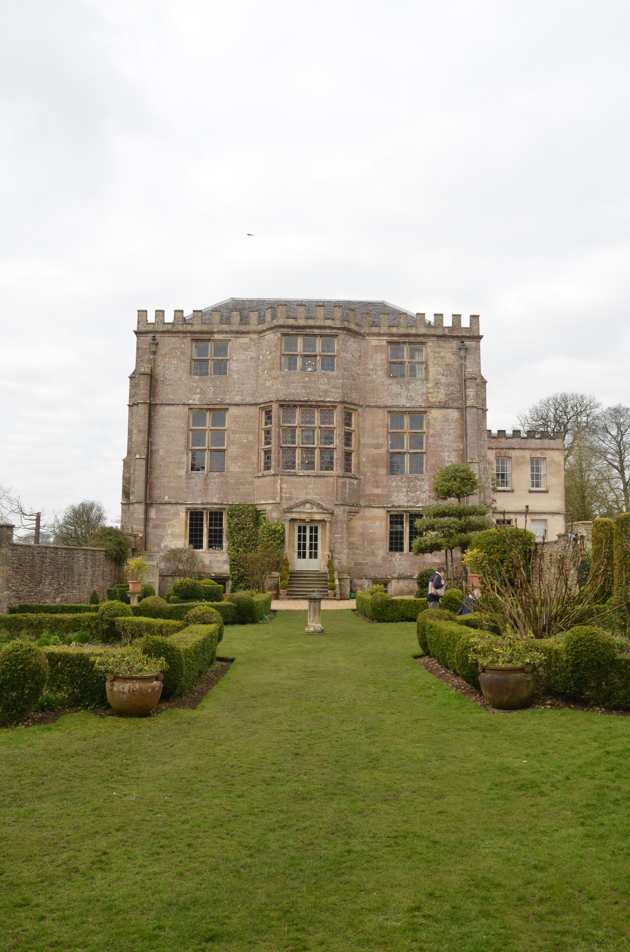 Photo "Ozleworth" by Hamburg103a (page does not exist) (CC BY-SA) / Cropped from original