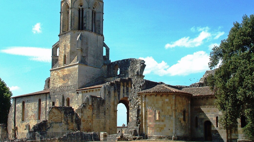 "Sauve-Majeures kloster"-foto av MOSSOT (CC BY-SA) / Urklipp från original
