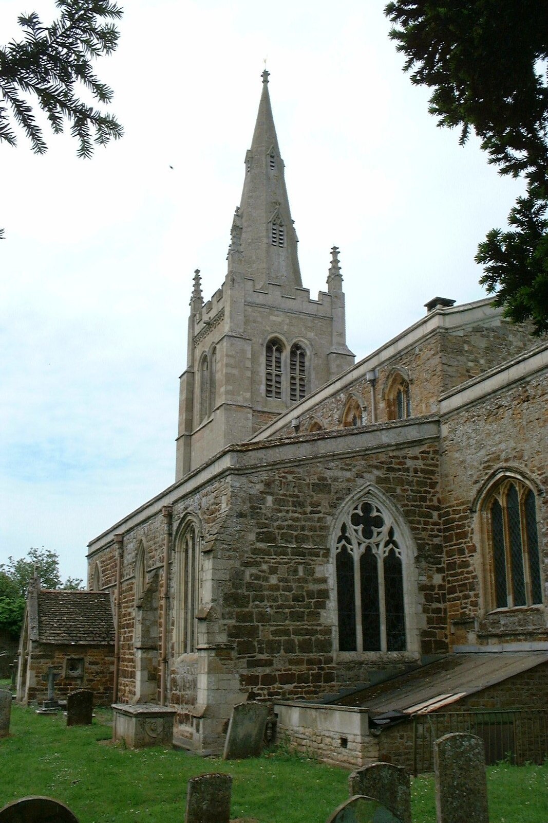 Foto „Cransley“ von Dave Kelly (CC BY-SA)/zugeschnittenes Original