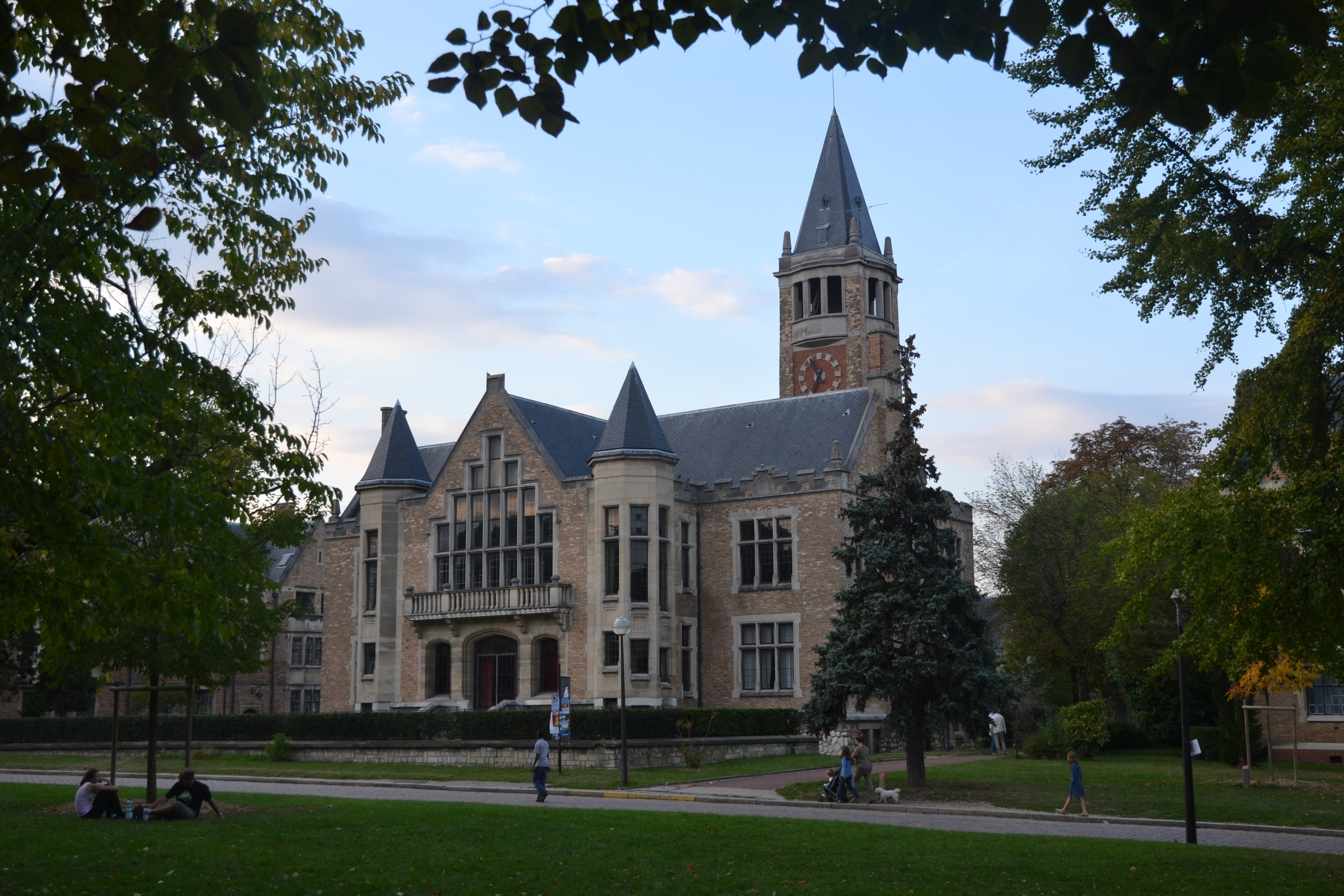 Visite Cité Universitaire Em 14o Arrondissement | Expedia.Com.Br