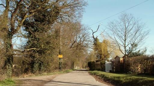 Foto "Sandon" de Robert Edwards (CC BY-SA) / Recortada do original