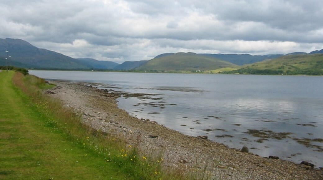 Photo "Lochcarron" by Dannie Calder (CC BY-SA) / Cropped from original
