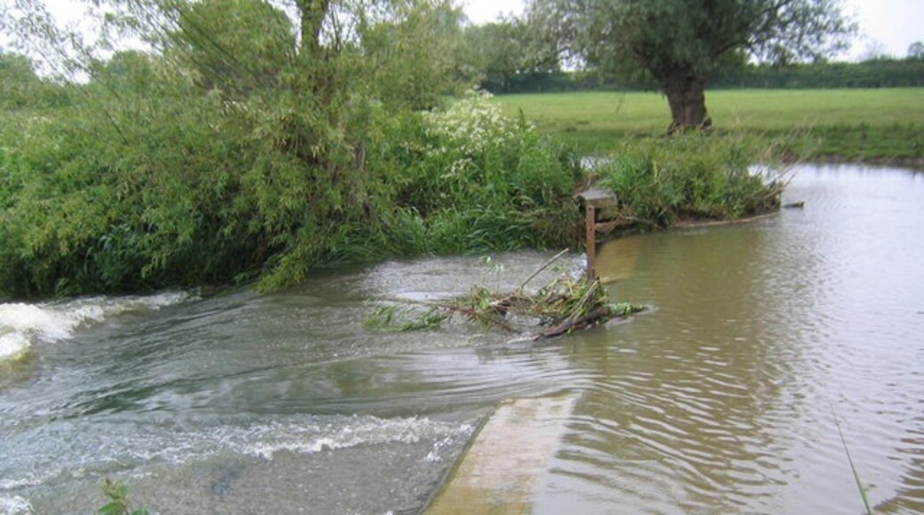 Foto „Gawcott with Lenborough“ von Tom Dickens (CC BY-SA)/zugeschnittenes Original