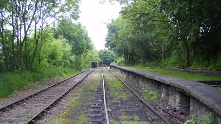 Photo "Sunniside Station on the Tanfield Railway in County Durham" by brian clark (Creative Commons Attribution-Share Alike 2.0) / Cropped from original