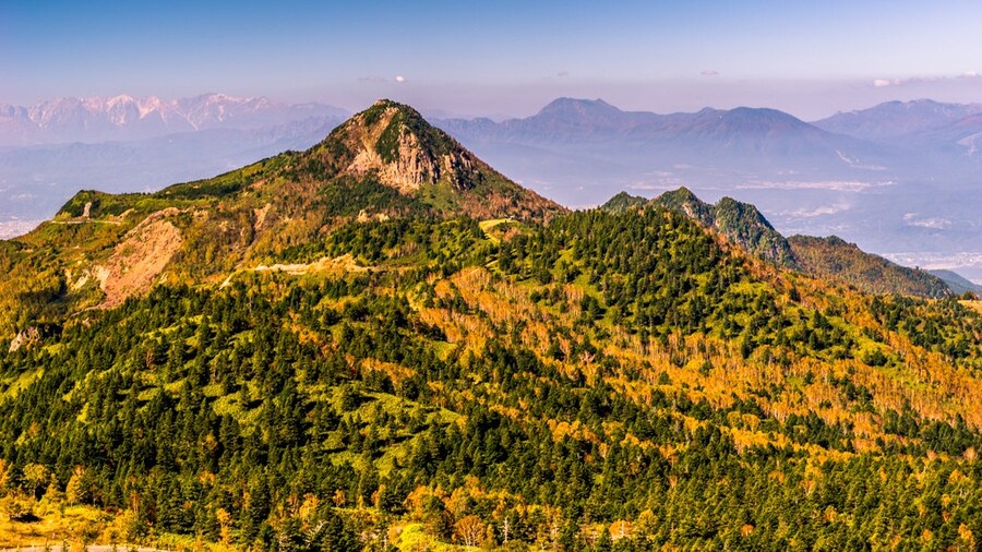 Photo "Mount Kasagatake seen from the East." by 姐夫 吳 (Creative Commons Attribution 2.0) / Cropped from original