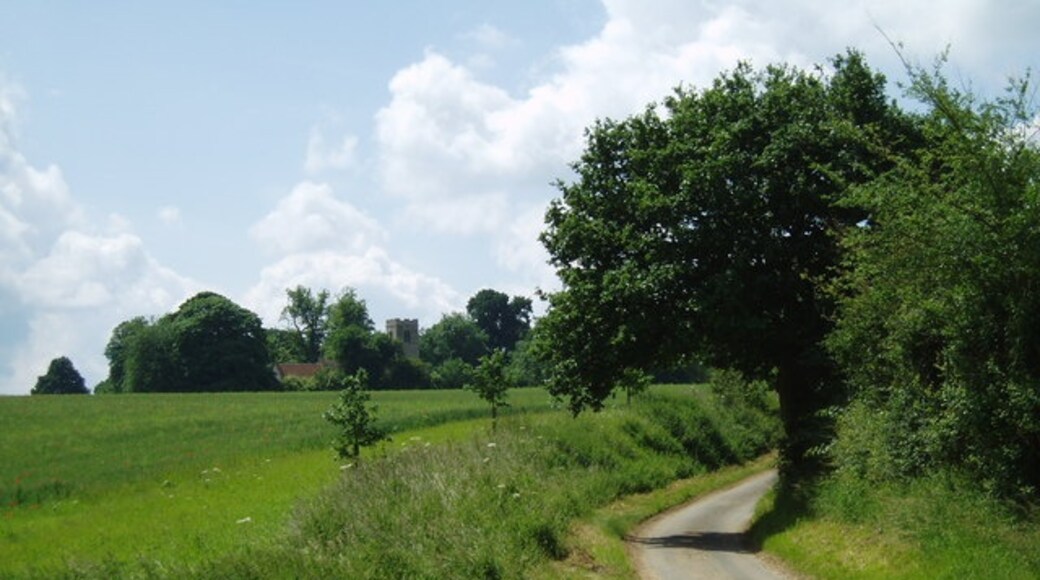 Foto „Rushbrooke mit Rougham“ von Paul Franks (CC BY-SA)/zugeschnittenes Original