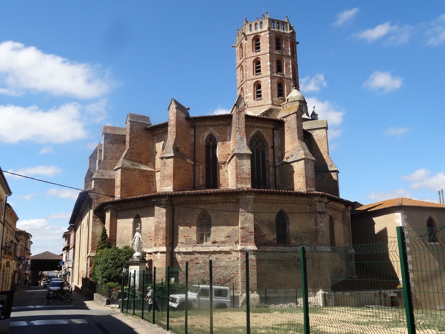 This building is indexed in the Base Mérimée, a database of architectural heritage maintained by the French Ministry of Culture, under the reference PA00094804 .
