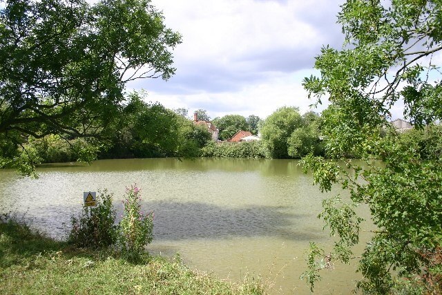 Photo "Chevington" by Bob Jones (CC BY-SA) / Cropped from original