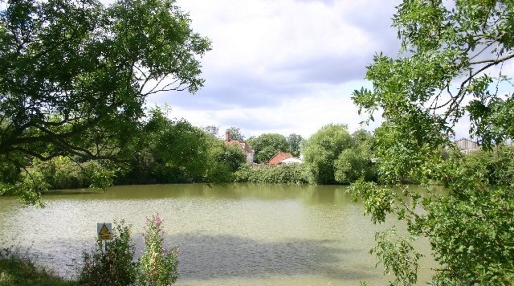 Ảnh "Chevington" của Bob Jones (CC BY-SA) / Cắt từ ảnh gốc