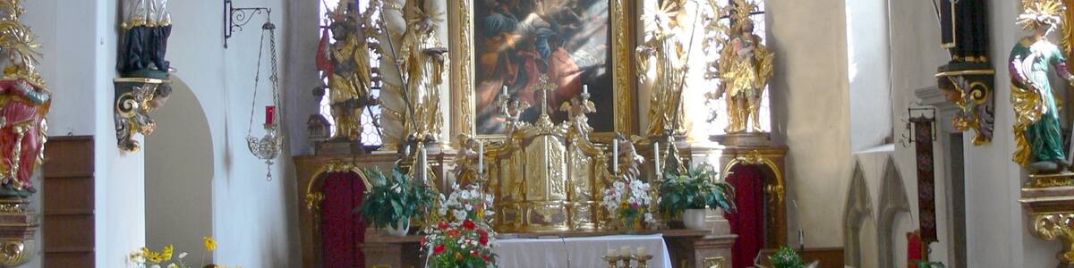 Photo "Parish church Saint Othmar in Kirchberg. Interior" by Wolfgang Sauber (Creative Commons Attribution-Share Alike 3.0) / Cropped from original