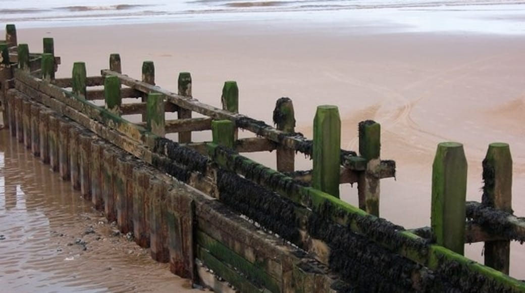 Photo "Overstrand" by Debbie Willcox (CC BY-SA) / Cropped from original