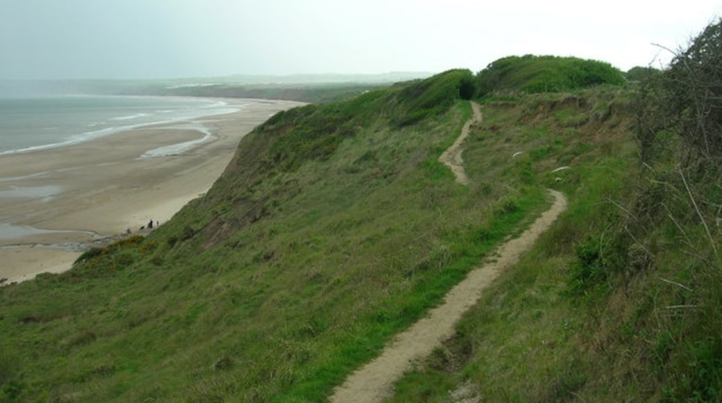 Photo "Muston Sands" by JThomas (CC BY-SA) / Cropped from original