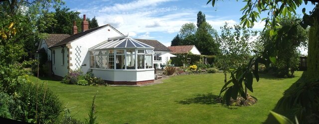 Foto „Kirk Hammerton“ von Chas Freestone (CC BY-SA)/zugeschnittenes Original