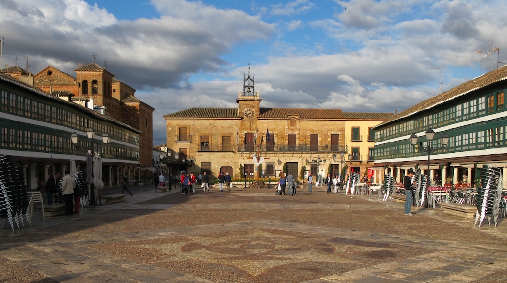 Foto "Plaza Mayor" de Kadellar (CC BY-SA) / Recortada de la original