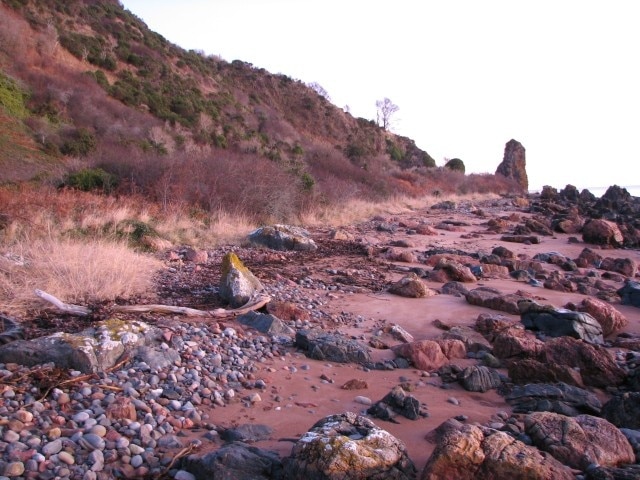 Coastal Path. Looking northeast. The route between Rosemarkie and Eathie is tidal in two places, one north and one south of here.