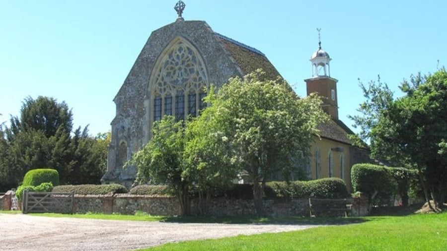 Photo "St Mary the Virgin, Tilty, Essex" by John Salmon (Creative Commons Attribution-Share Alike 2.0) / Cropped from original